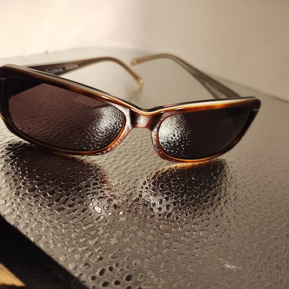 Elegant Tortoise Shell Sunglasses